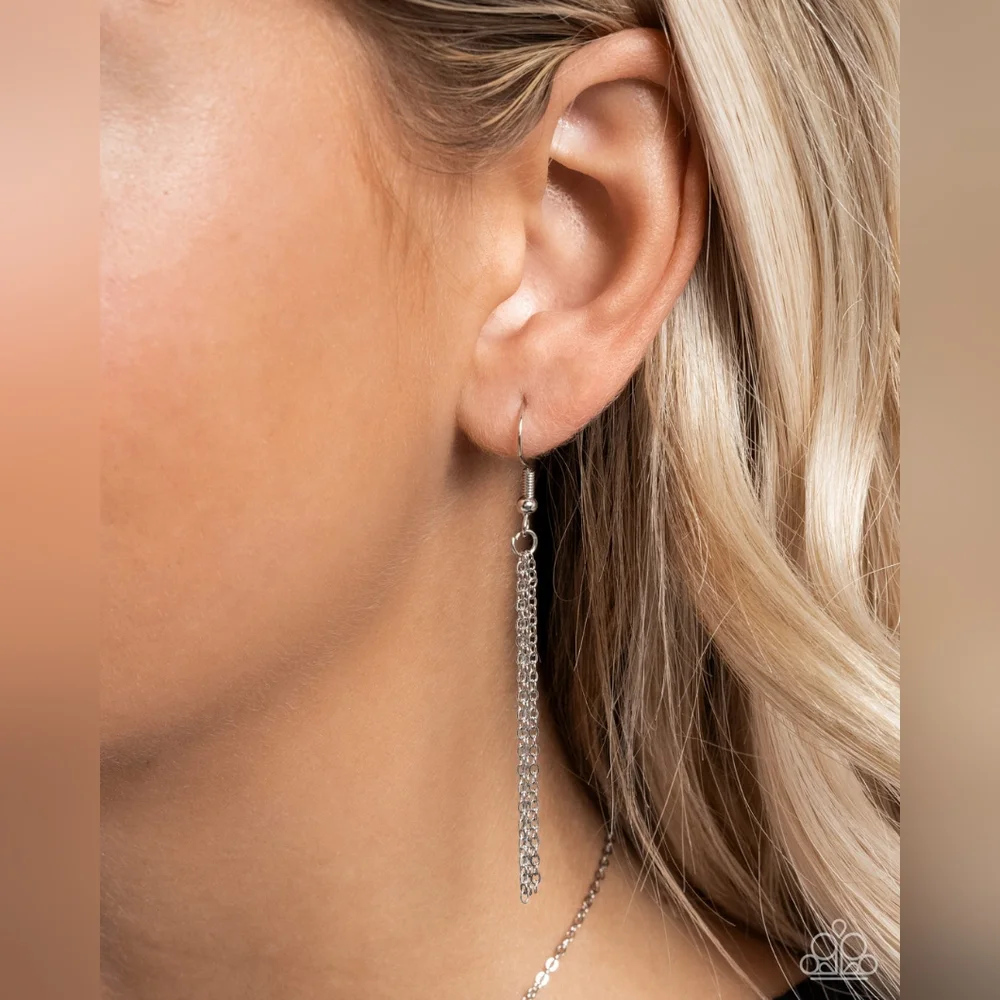 Gentle Glitter Necklace